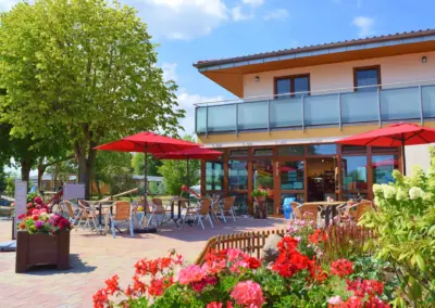 Café im Laden des Campingplatzes Liebeslaube