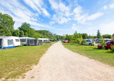 Weitere Stellplätze im Bereich E des Campingplatzes
