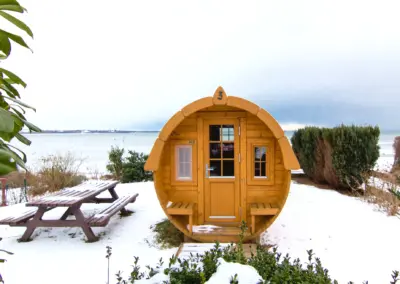 Holzfass Tönni 3 im Winter