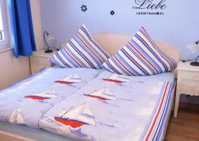 Schlafzimmer einer Ferienwohnung